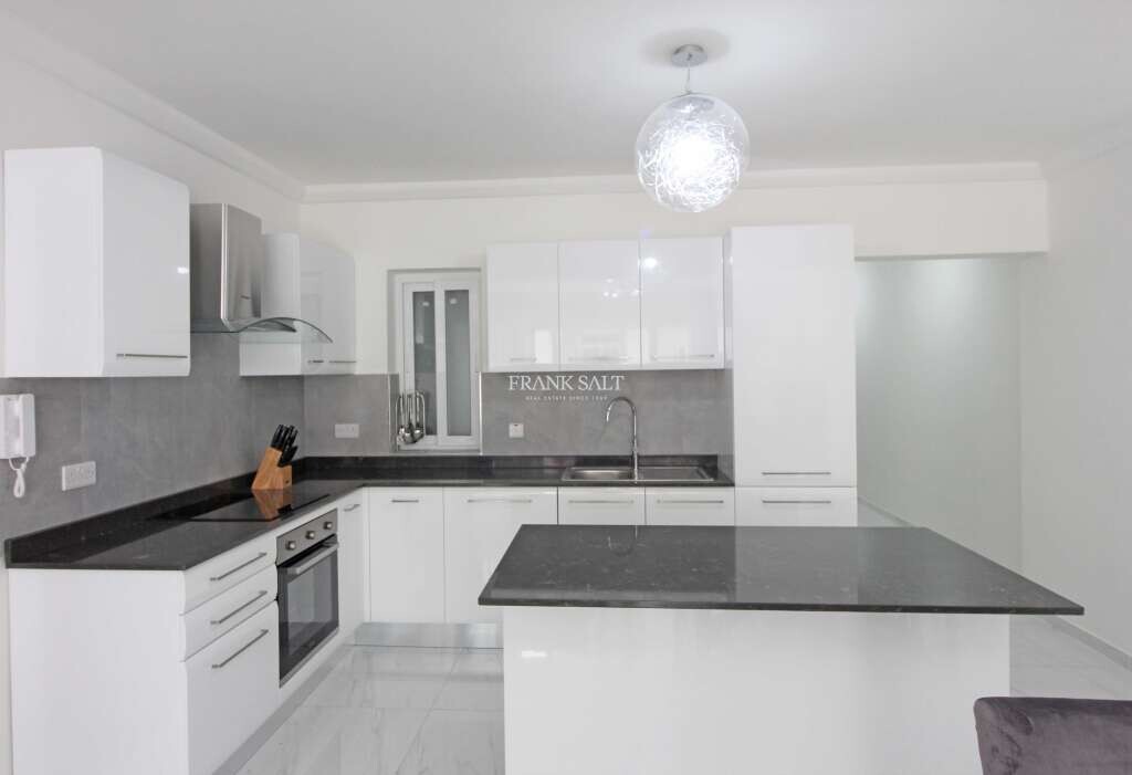 Apartamento T2 em Saint Julian's, Malta N.º 11006