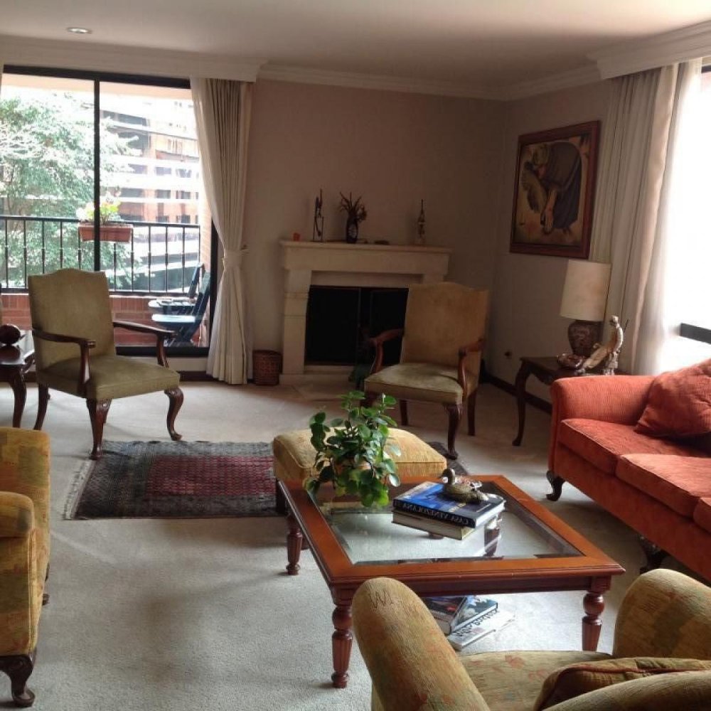 Casa de 3 dormitorios en Bogotá, Colombia No. 9995