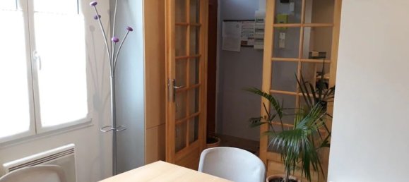 1 bedroom Apartment in Vanves, France No. 312807 2