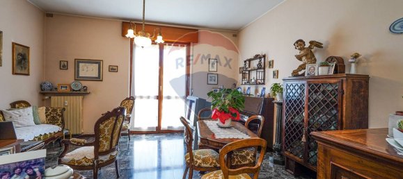 4-salle Appartement à Bonate Sotto, Italy No. 57769 27