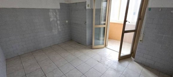 3 rooms Apartment in Rome, Italy No. 198072 4