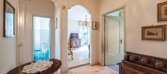 4 rooms Apartment in Turin, Italy No. 6015 2