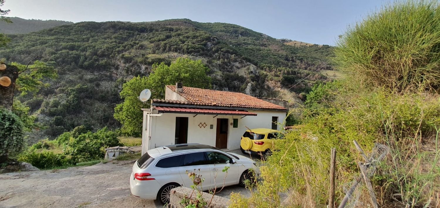 3 rooms House in Tortora, Italy No. 308451