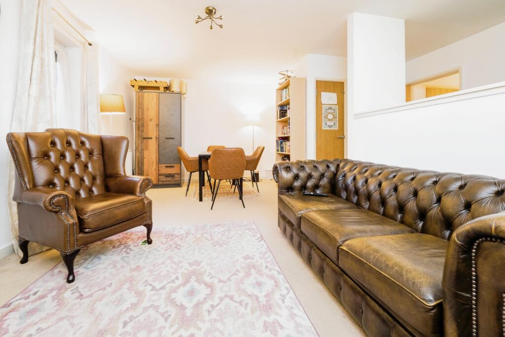 2 bedrooms Apartment in Manor Park, United Kingdom No. 11454