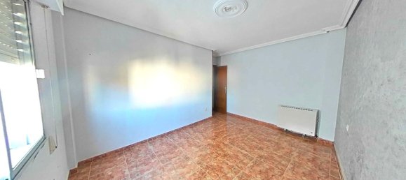 4 Schlafzimmer Wohnung in Torredonjimeno, Spain, Nr. 134698 12