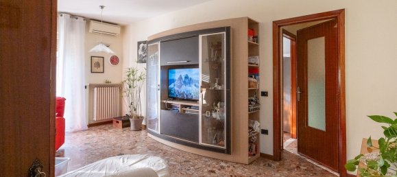 6 rooms Apartment in Garda, Italy No. 152342 5