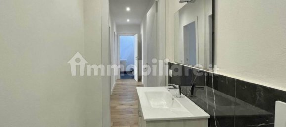 2 bedrooms Apartment in Florence, Italy No. 330122 16