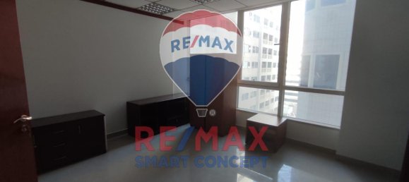 Bureau à Al Khalidiya, UAE 220m² No. 36272 7