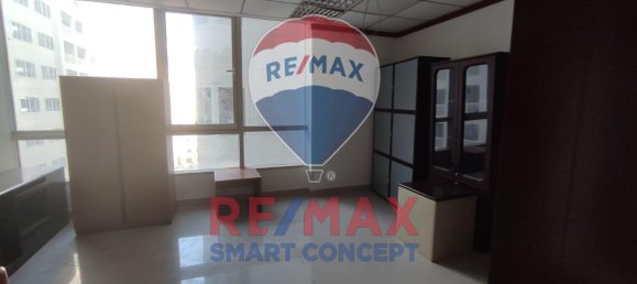 Bureau à Al Khalidiya, UAE 220m² No. 36272 2