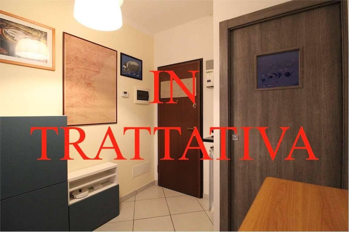 Квартира с 3 комнатами в Варесе, Италия № 140145