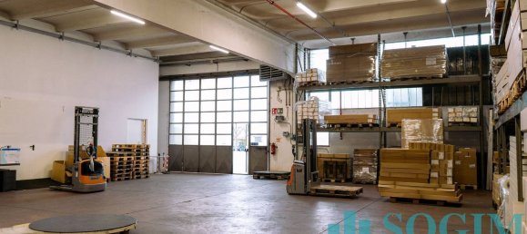 Entrepôt à Brenna, Italy 2100m² No. 65798 15