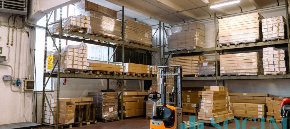 Entrepôt à Brenna, Italy 2100m² No. 65798 5