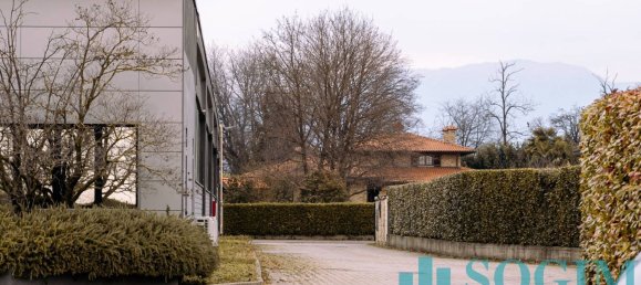 Entrepôt à Brenna, Italy 2100m² No. 65798 28