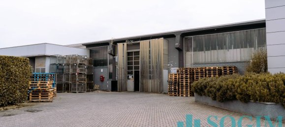 Entrepôt à Brenna, Italy 2100m² No. 65798 25
