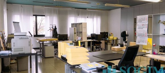 Entrepôt à Brenna, Italy 2100m² No. 65798 20