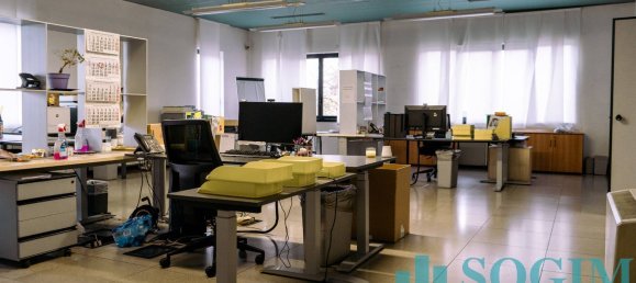 Entrepôt à Brenna, Italy 2100m² No. 65798 19