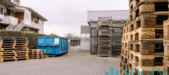 Entrepôt à Brenna, Italy 2100m² No. 65798 26