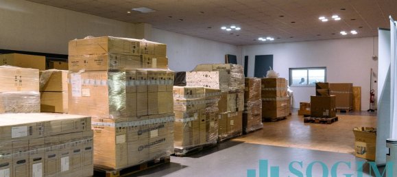 Entrepôt à Brenna, Italy 2100m² No. 65798 24