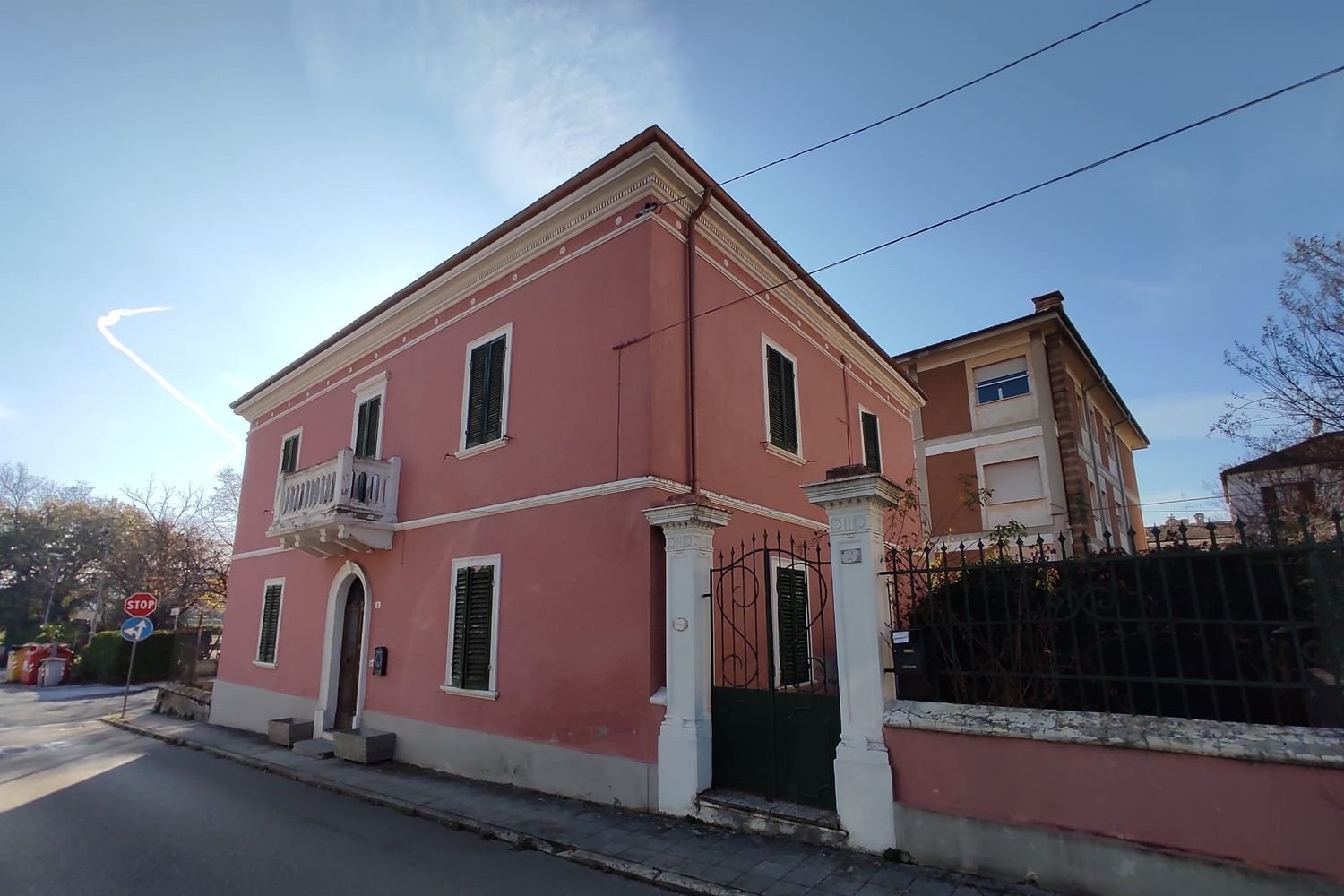 Дуплекс с 4 комнатами в Урбания, Италия № 269405