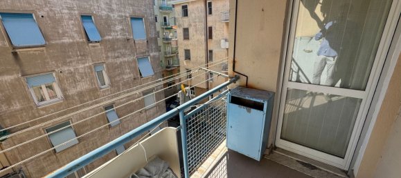 4 bedrooms Apartment in Genoa, Italy No. 343137 2