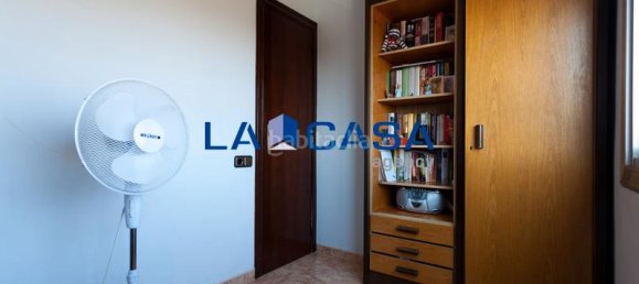 3 bedrooms Apartment in L'Hospitalet de Llobregat, Spain No. 145916 12