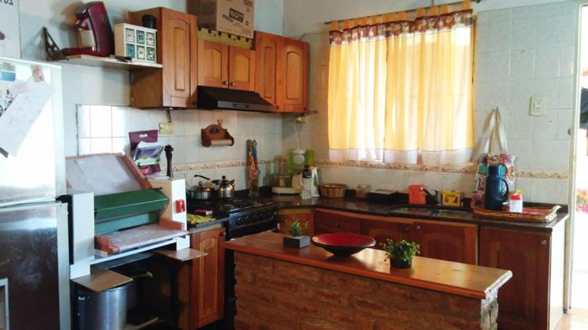 3 bedrooms House in Avellaneda, Argentina No. 9650