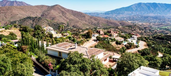 5 bedrooms Villa in Ojen, Spain No. 36938 2