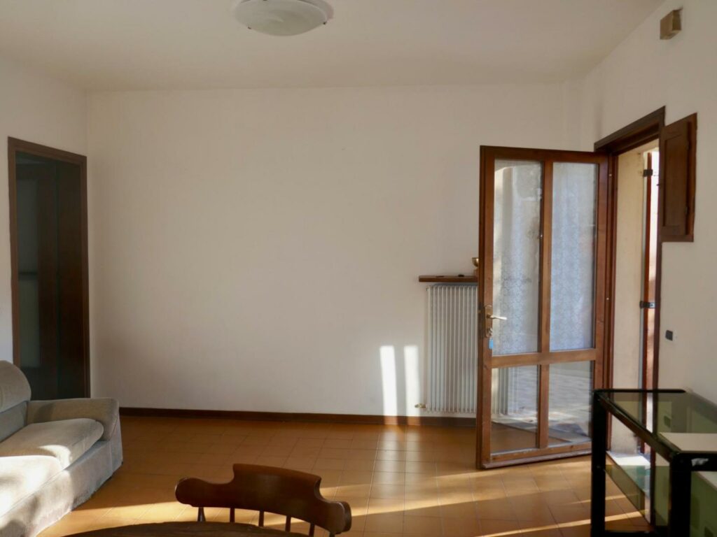 2 bedrooms House in Pordenone, Italy No. 300507