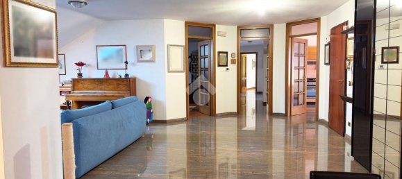 Apartamento de 6 habitaciónes en Udine, Italy No. 108478 7