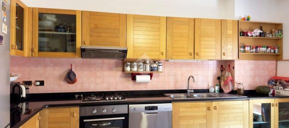 Apartamento de 6 habitaciónes en Udine, Italy No. 108478 21