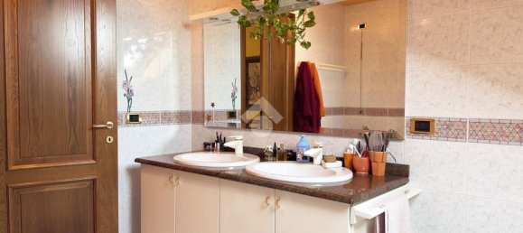 Apartamento de 6 habitaciónes en Udine, Italy No. 108478 39