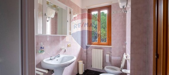13 rooms House in San Marcello, Italy No. 3101 2