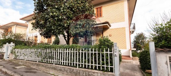 13 rooms House in San Marcello, Italy No. 3101 44