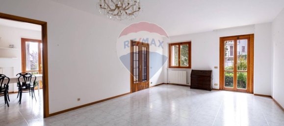 13 rooms House in San Marcello, Italy No. 3101 46
