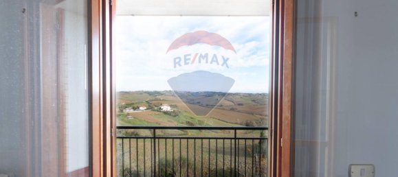 13 rooms House in San Marcello, Italy No. 3101 4