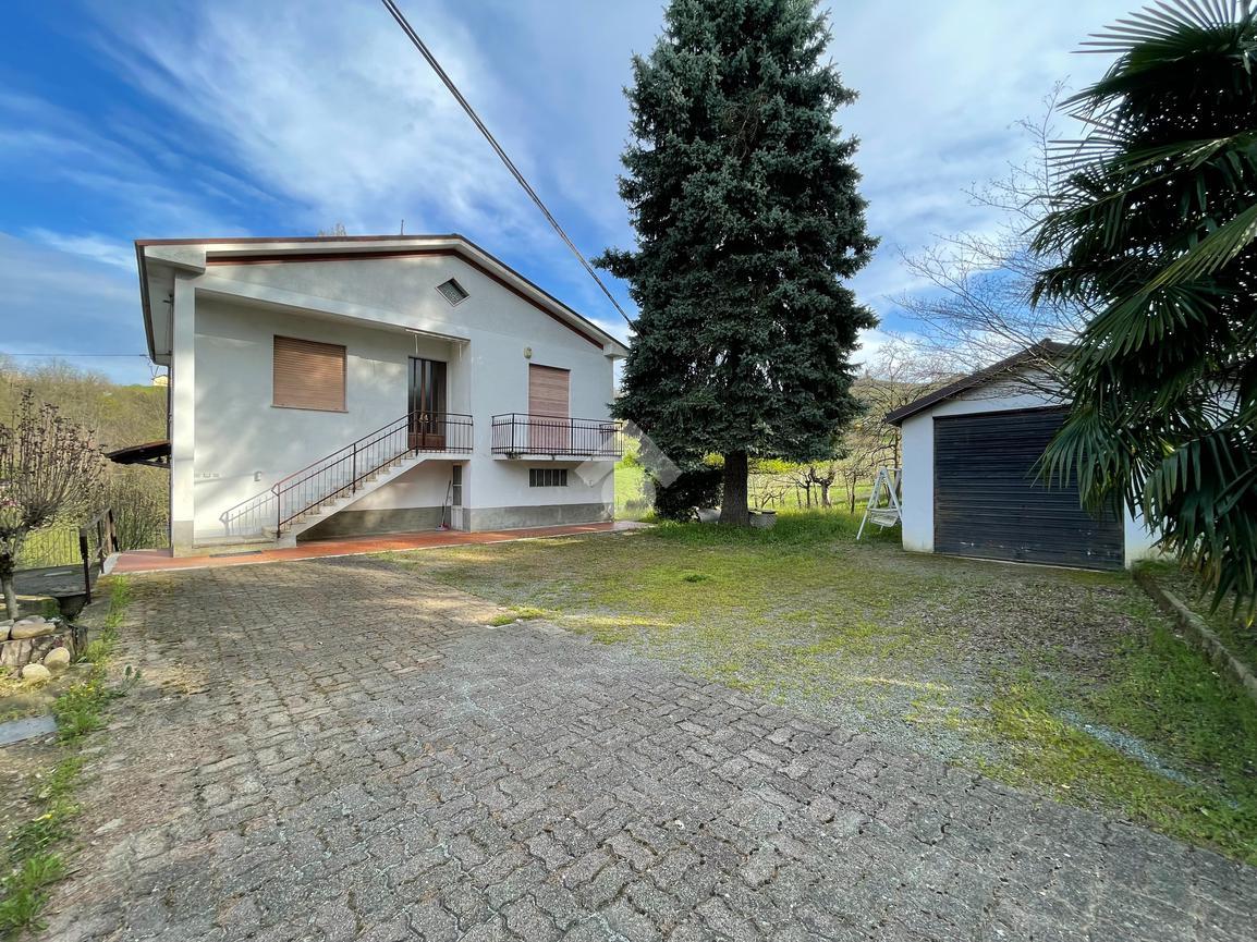 5 rooms House in Canelli, Italy No. 132466