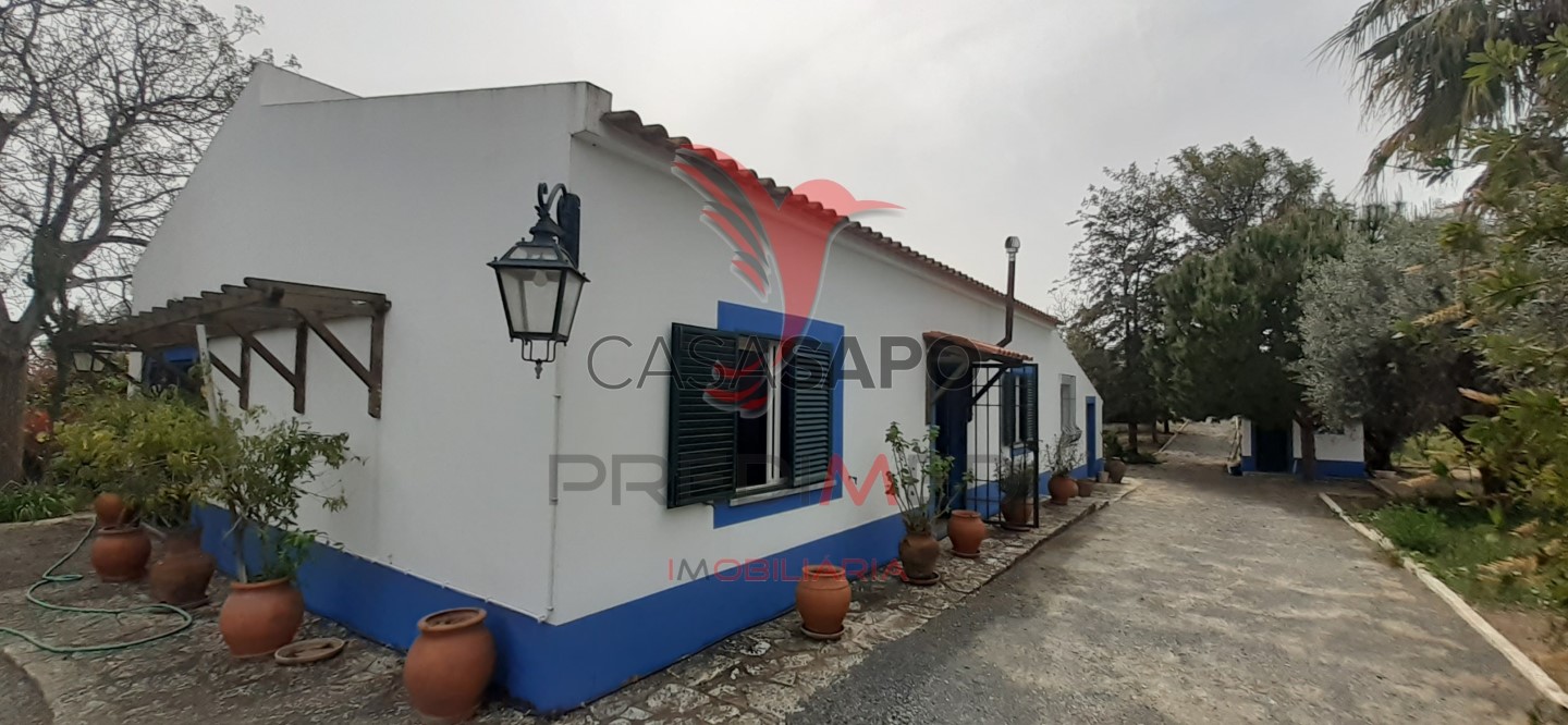 Casa de 3 dormitorios en Quarteira, Portugal No. 194873