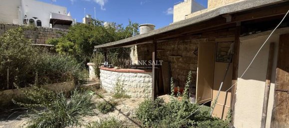 4 bedrooms Hotel in Paola, Malta No. 126 2