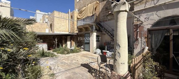 4 bedrooms Hotel in Paola, Malta No. 126 6