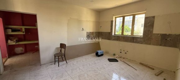 4 bedrooms Hotel in Paola, Malta No. 126 20