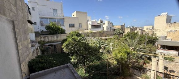 4 bedrooms Hotel in Paola, Malta No. 126 18