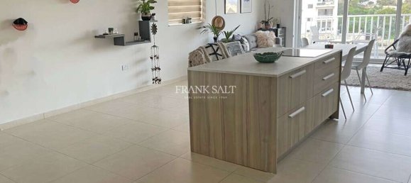 Квартира с 2 спальнями в Сент-Джулианс, Мальта № 6933 3