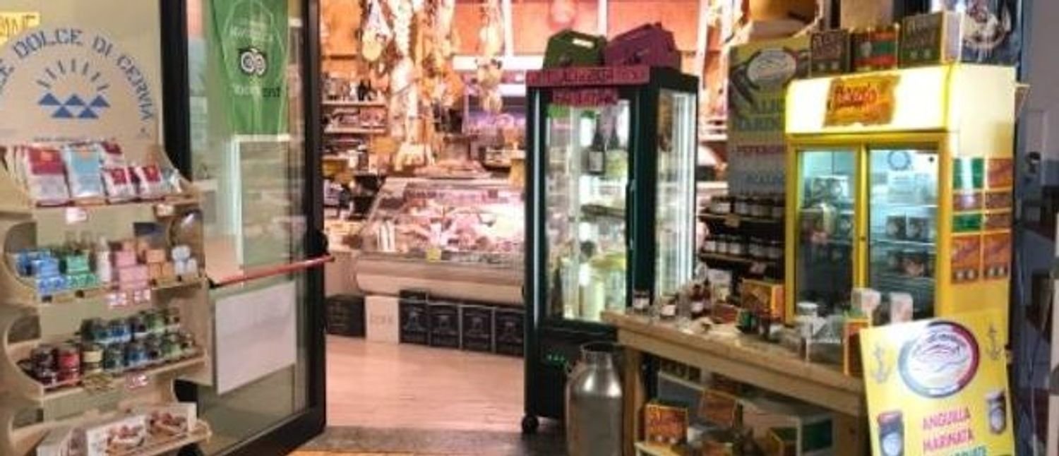 Propriété commerciale à Comacchio, Italy 150m² No. 253948