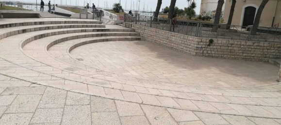 5 rooms Commercial property in Manfredonia, Italy No. 116971 4