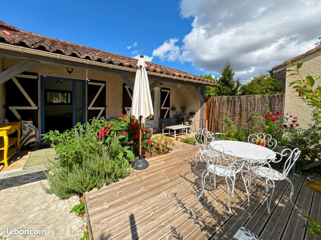 3 bedrooms House in Dordogne, France No. 340141