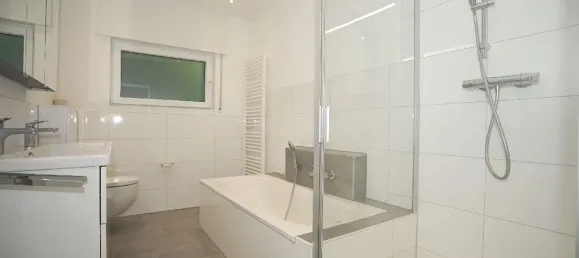 Bungalow T4 em Leverkusen, Germany N.º 344380 16