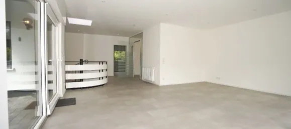 Bungalow T4 em Leverkusen, Germany N.º 344380 7