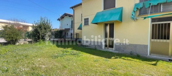 Casa de 3 dormitorios en Montichiari, Italy No. 15714 2