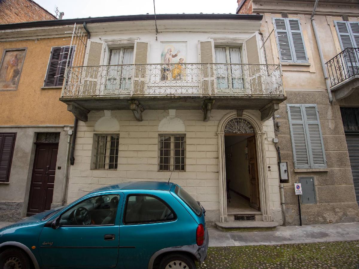 10 غرف نوم منزل في San Damiano d'Asti, Italy رقم 279730