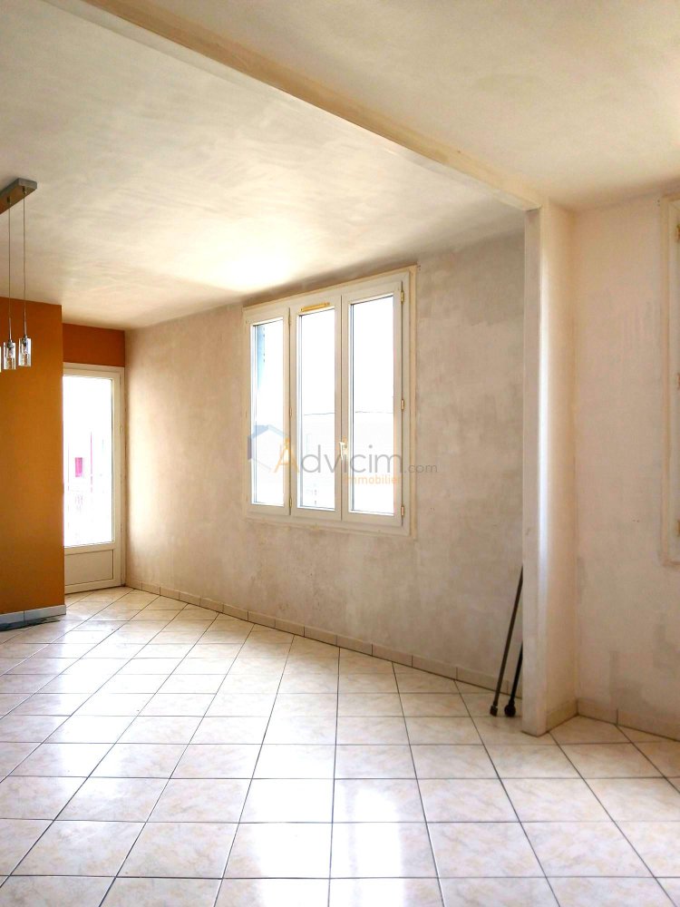 2 Schlafzimmer Wohnung in Saint-Jean-de-la-Ruelle, France, Nr. 74579